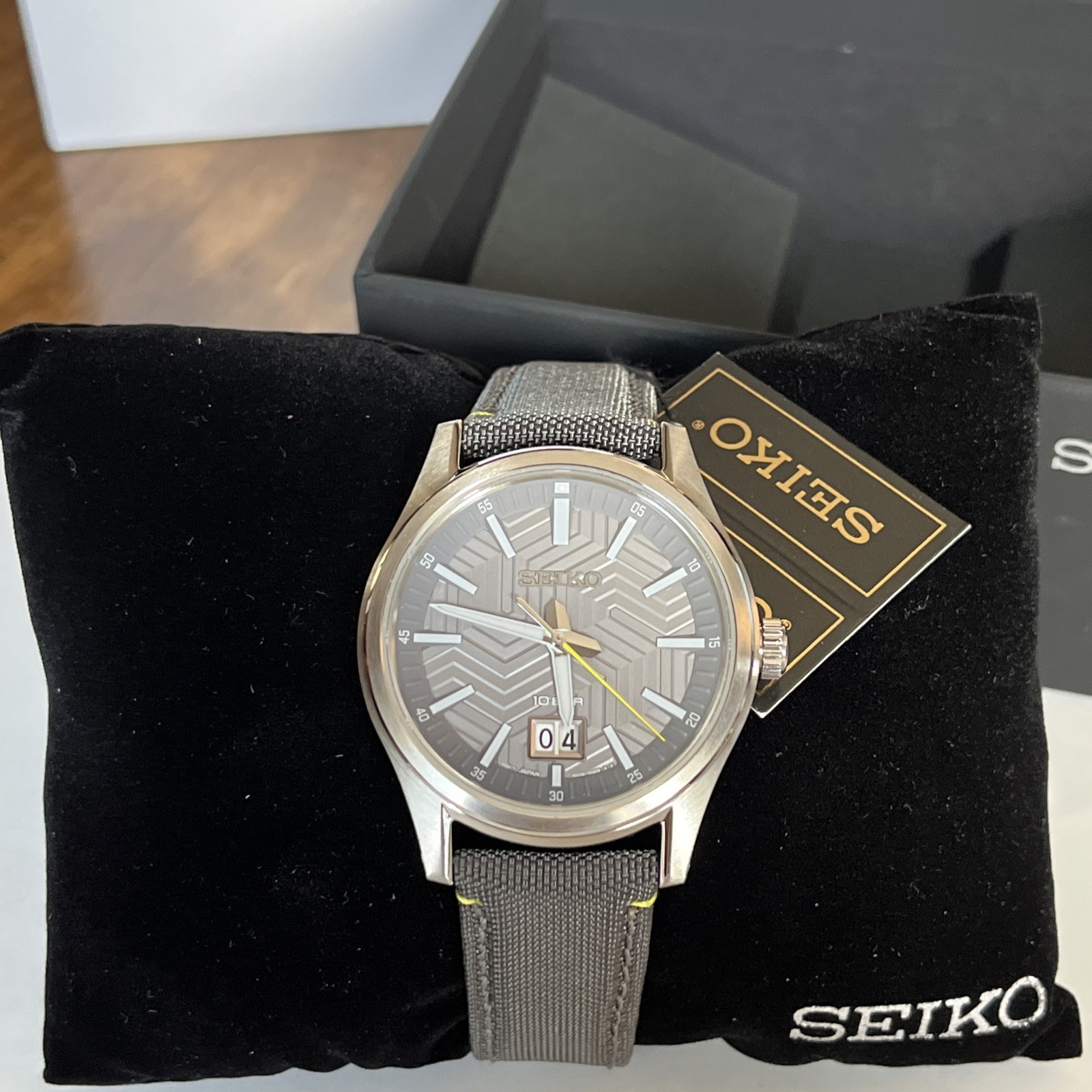 SEIKO 39.5mm ESSENTIALS Grey Nylon/Leather Men's Watch - SUR543