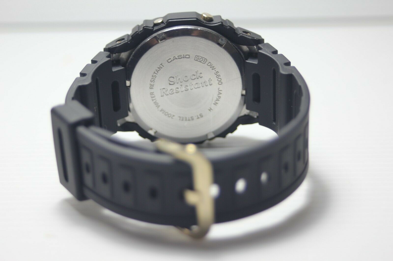 ◇CASIO G-SHOCK◇DW-5600C-9CV◇SPEED ゴールド液晶 スクリューバック 