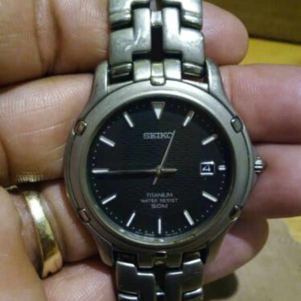 Seiko 7N32-0069 Mens 50m All Titanium Analog Quartz Watch Needs Battery ...