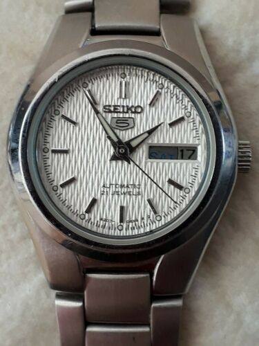 Retro Ladies Seiko 5 Automatic Watch 21 Jewels 4207-0180  display picture 1