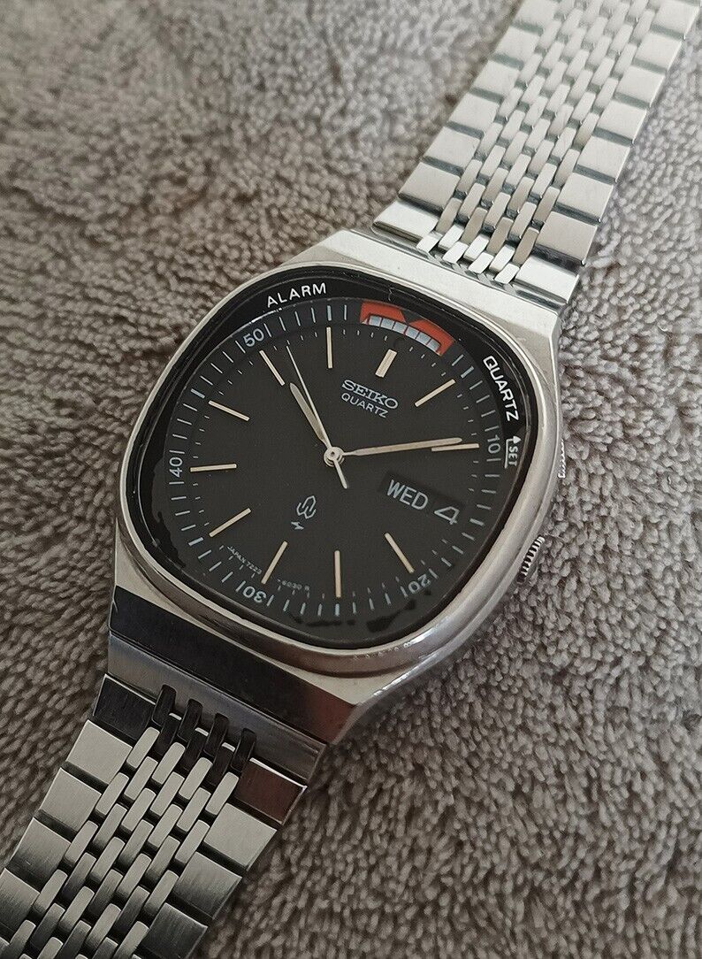 Nice & Rare Vintage Seiko Quartz Alarm black dial 7223-6030