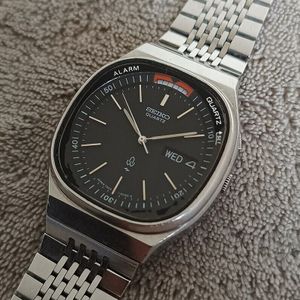 Nice & Rare Vintage Seiko Quartz Alarm black dial 7223-6030 Gent Watch |  WatchCharts Marketplace