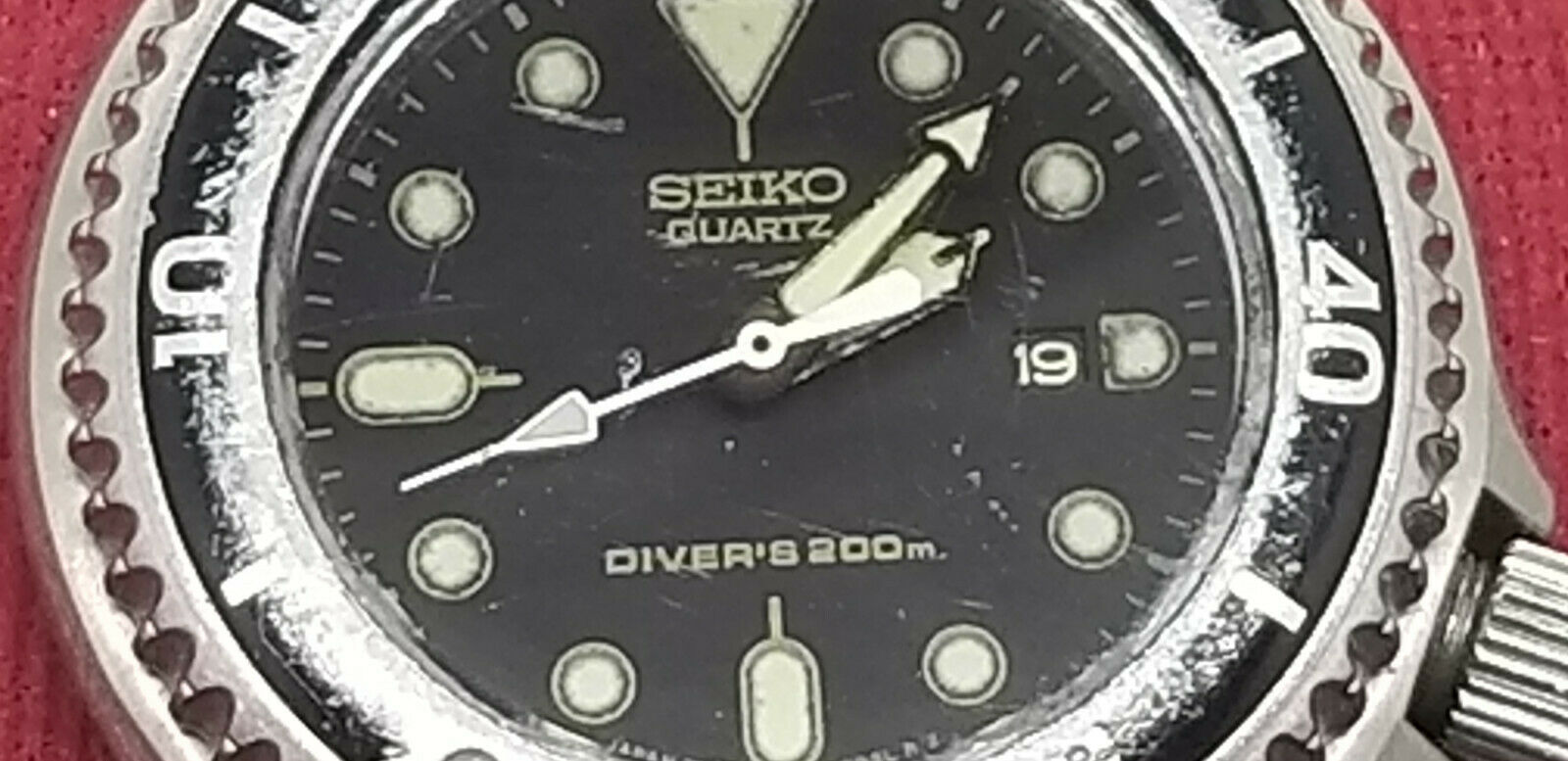 VINTAGE SEIKO 7N85-003A MID-SIZE QUARTZ SCUBA DIVER 200M DAY Watch