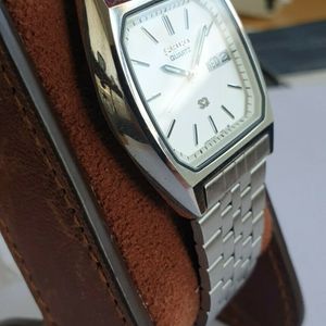 アンティーク! SEIKO SQ 8123-5270 メンズ　腕時計 WTS] Vintage Seiko SQ Quartz - 8123-5270 - Sunburst Navy