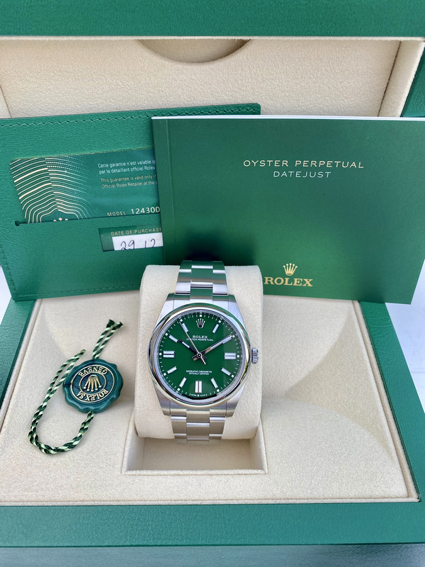 FS BNIB Rolex Oyster Perpetual 41mm 124300 Green Dial Complete