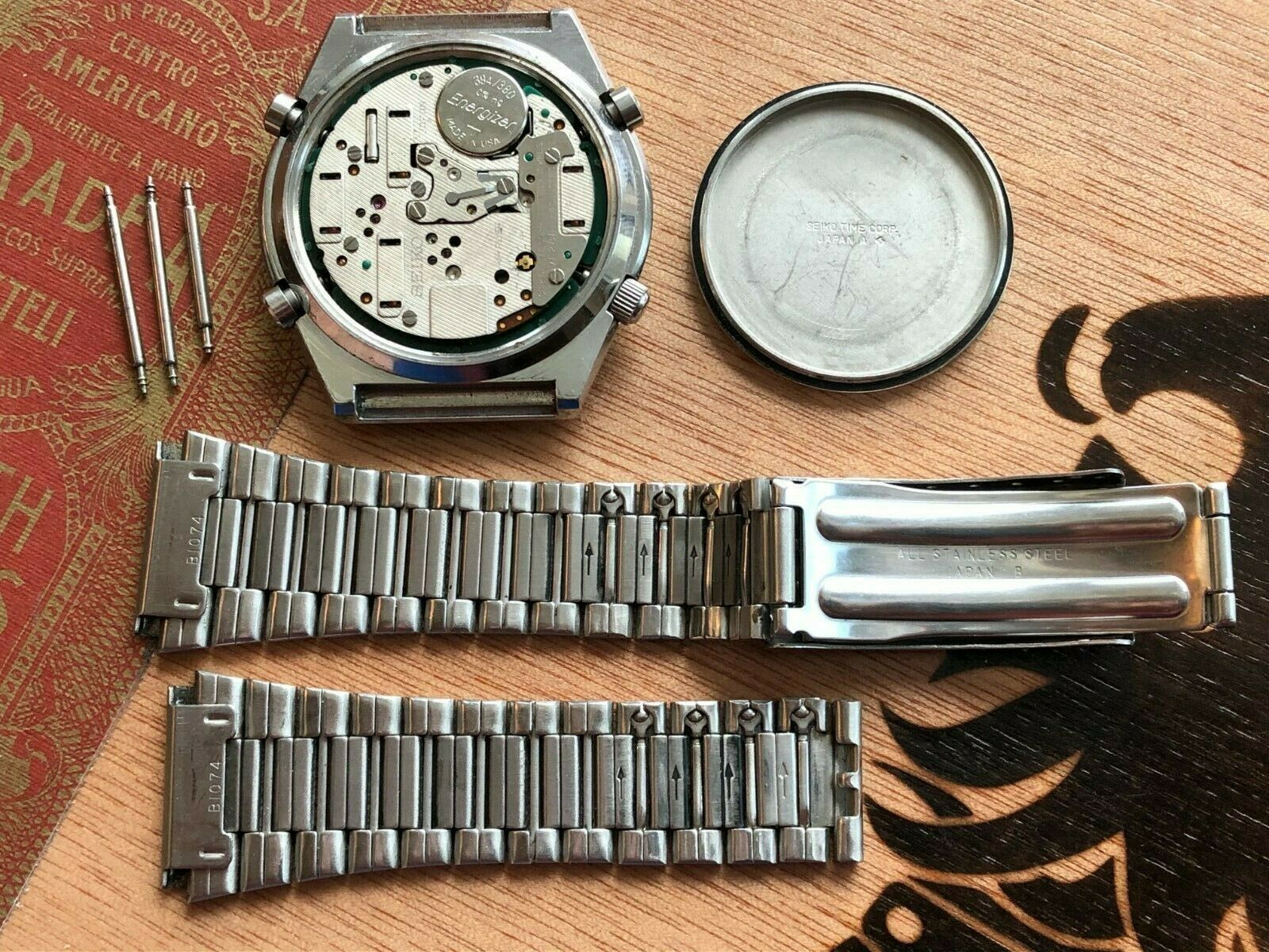 SEIKO 7A28 7039 MINTY PANDA DIAL QUARTZ CHRONOGRAPH ORIGINAL B1074
