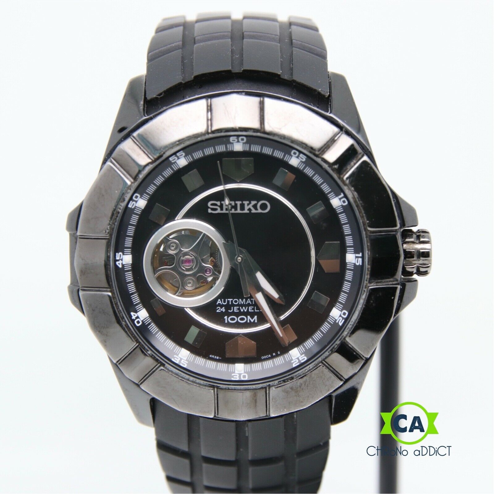 サウザー b4b4edf7-a6af-4509-8cfc-