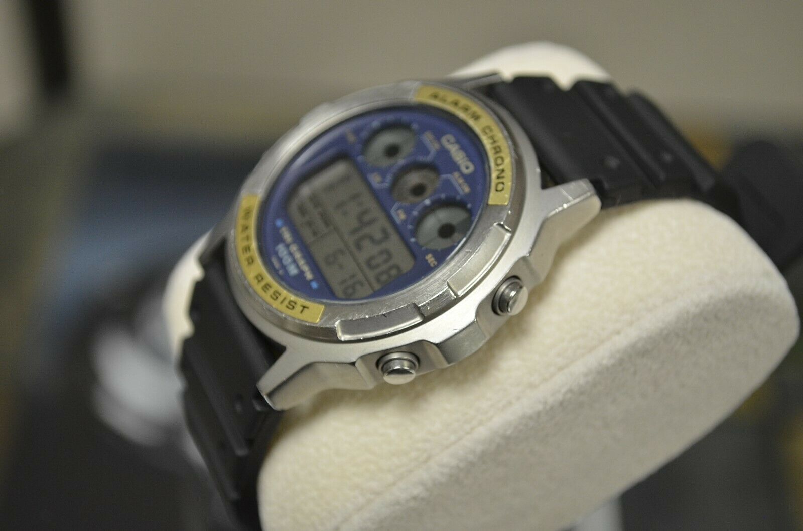 CASIO TGW-100 [827] TRI-GRAPH BLUE/GOLD DIGITAL WATCH RARE MINT