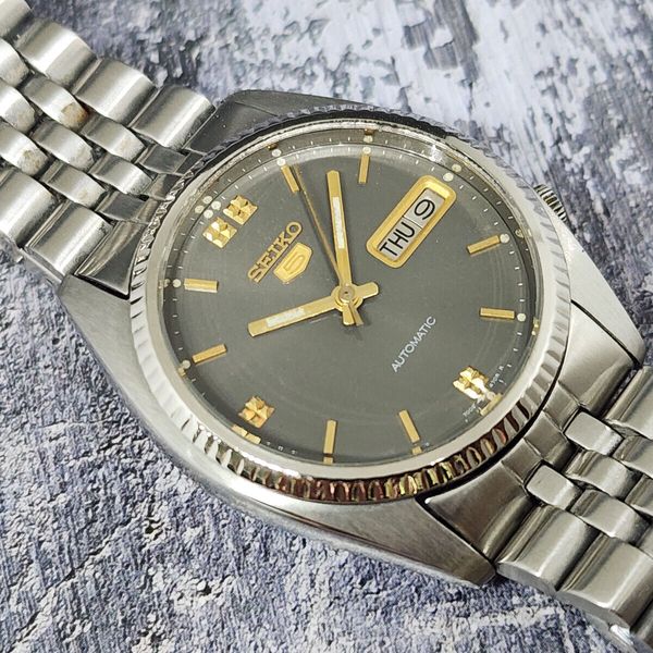VINTAGE Seiko 5 7009 3110 Automatic Watch SS Dark Gray Dial Fluted vintage-seiko-5-7009-3110-automatic-watch-ss-dark-gray-dial-fluted