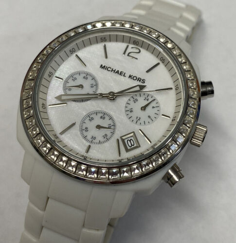 Michael Kors Runway White Mother of Pearl Dial Chrono Watch  display picture 2
