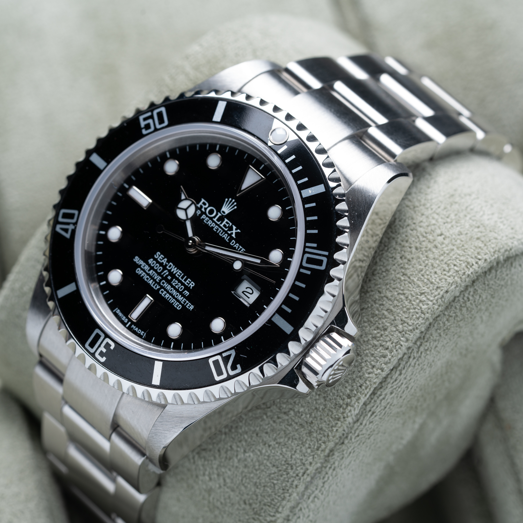 Rolex sea hotsell dweller 2008