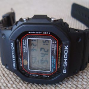 CASIO G-SHOCK DW-5725B-7 25th Anniversary Rising White Screwback