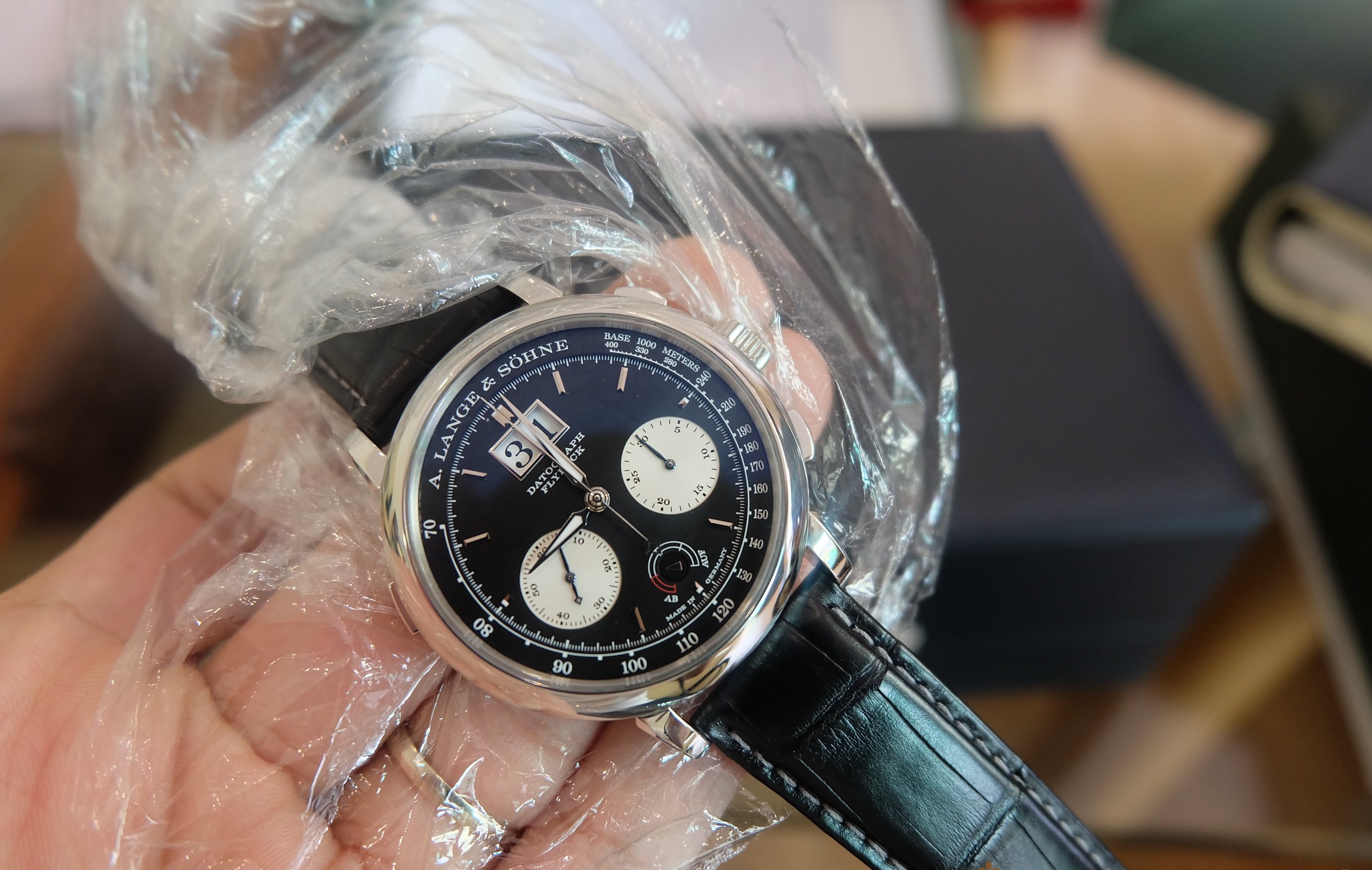 A lange clearance datograph up down