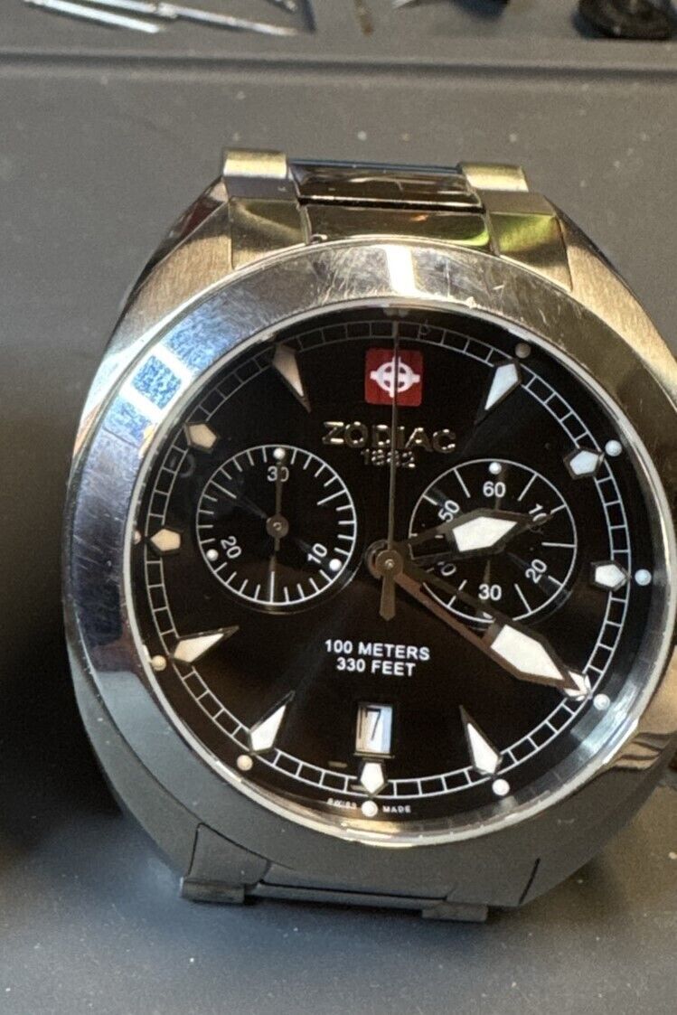 Zodiac Quartz Chronograph Z02700 100 meters Saphire crystal