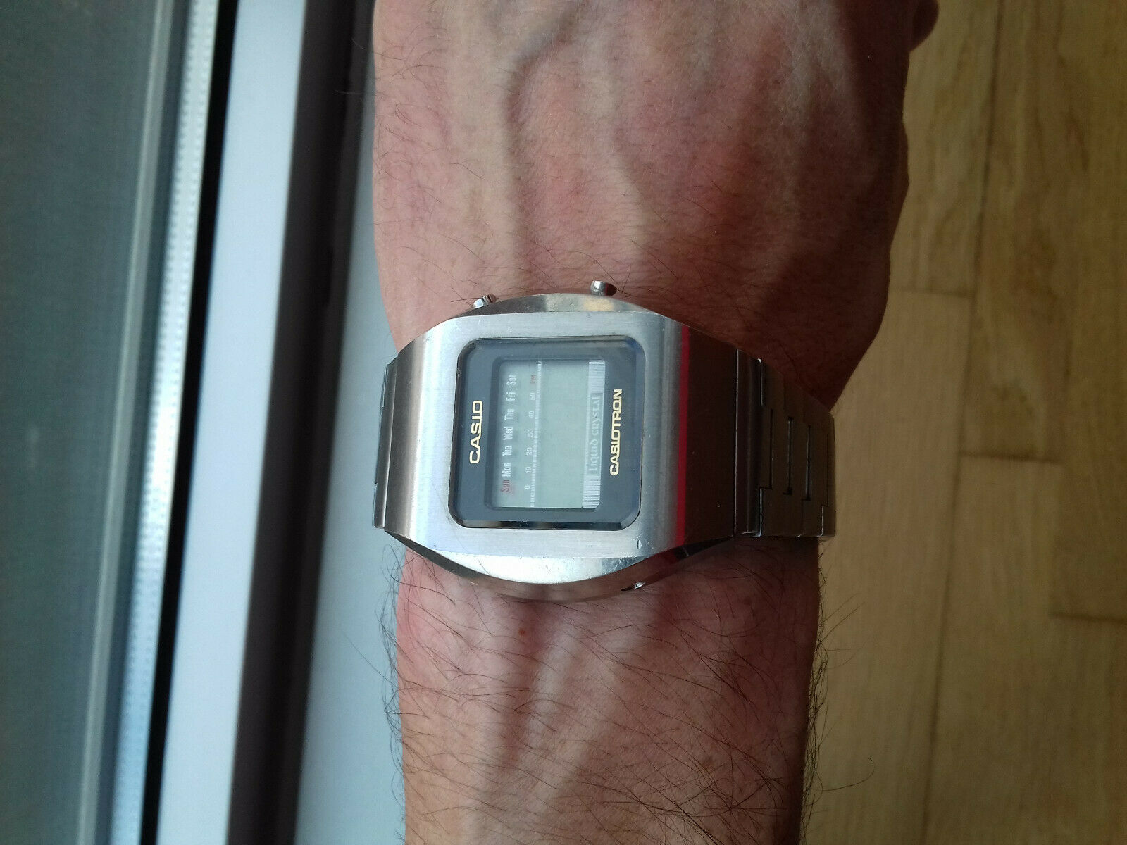 メンズ CASIO CASIOTRON デジタル時計 03-503 ヴィンテージ