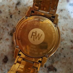 Raymond Weil Saxo 9520 Gold Electroplated Black Dial Quartz