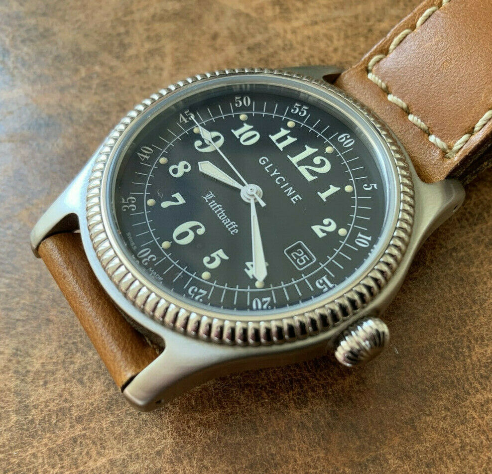 Amazon.com: Mil-Tec Luftwaffe Me109 Aviator Vintage German WW2 Flieger  Pilot Mens Watch - Military Easy to Read Calfskin Brown Leather Strap 3Atm  Analog Quartz : Clothing, Shoes & Jewelry