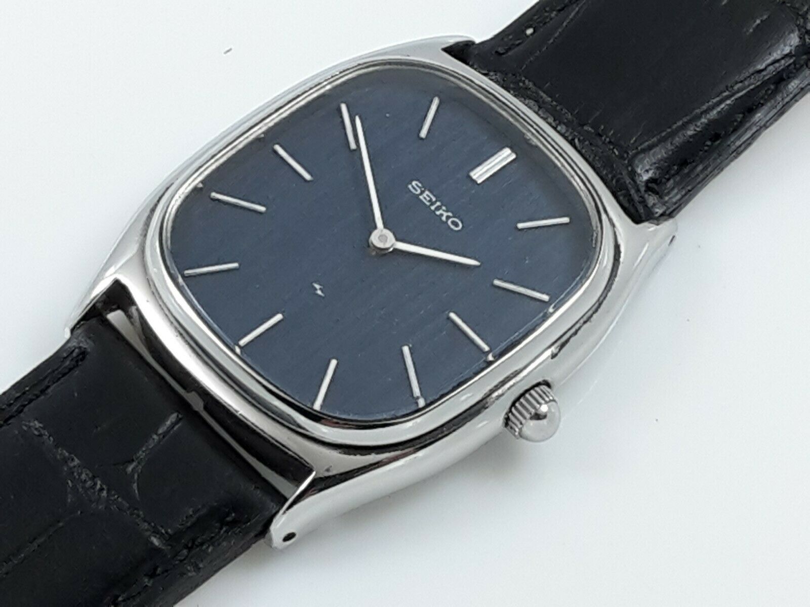 SEIKO ユニセックス 2220-3530 手巻き ヴィンテージ 新品ベルト Seiko Hand-winding 2220-3530 Japan Gents. | WatchCharts Marketplace
