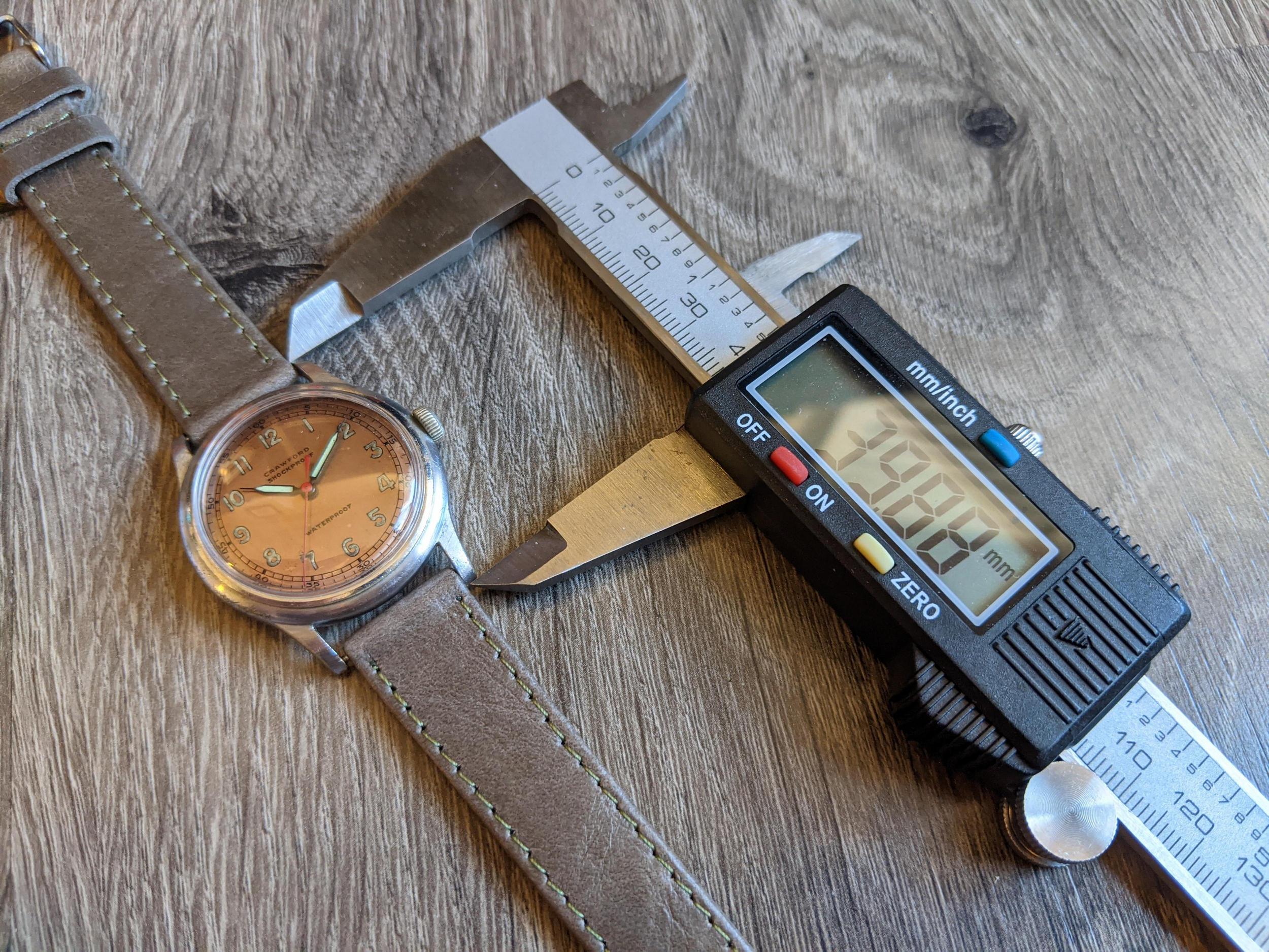 CRAWFORD Beautiful Gold Tone Vintage 1950's Unique Case Watch - $8K AP