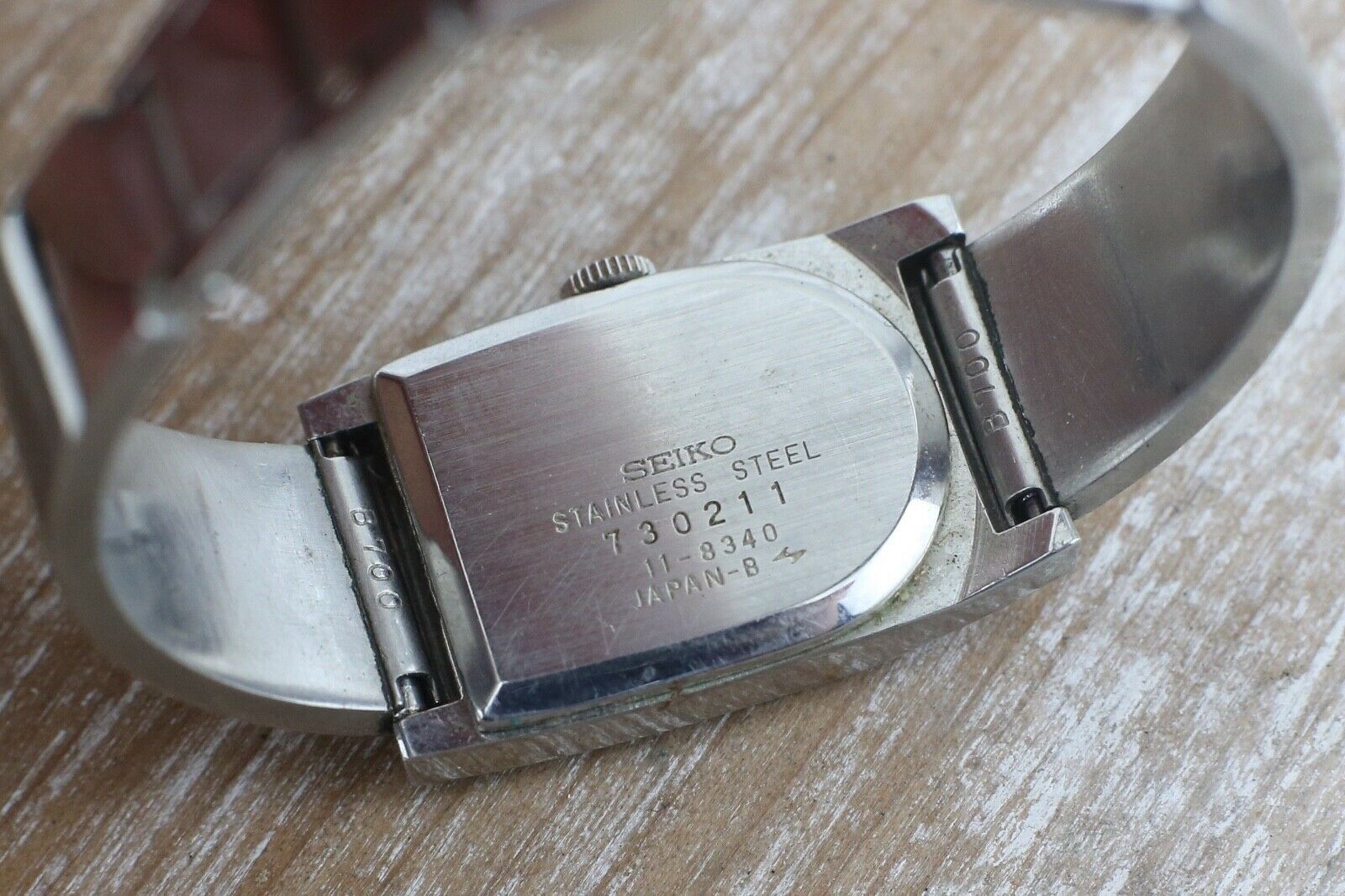 雪咲品 Seiko Art Deco Windup 11-8340 Ladies Watch | WatchCharts