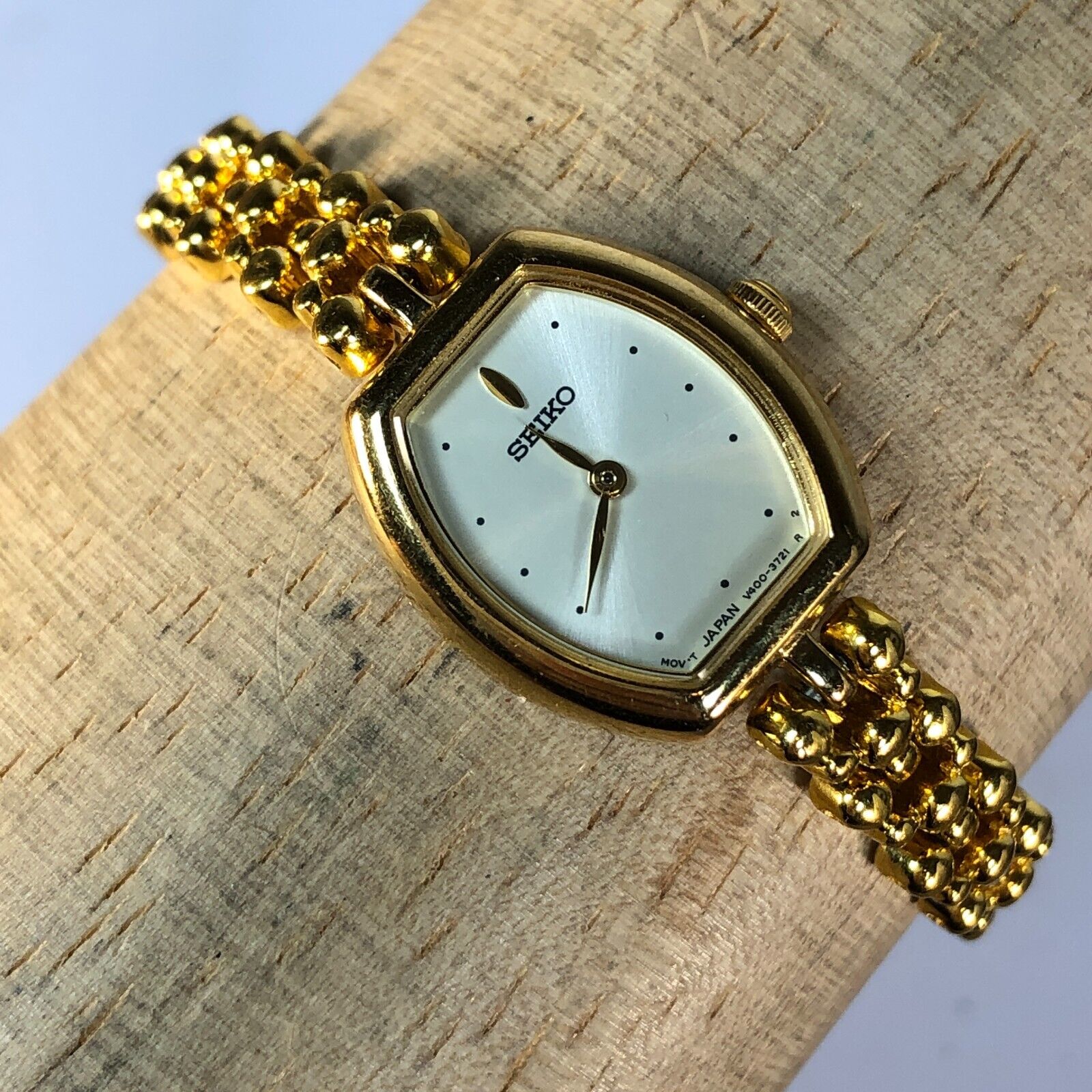 Vintage Seiko Quartz Women Gold Tone Petite Analog Tonneau Dress Watch  V400-6260 | WatchCharts Marketplace