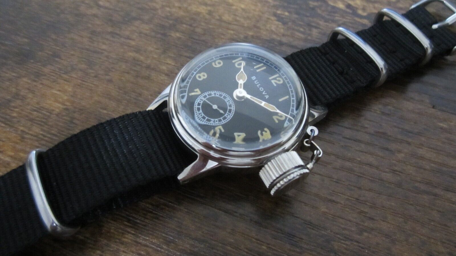 WW2 BULOVA MILITARY SUB SECOND WATCH WITH USN BUSHIPS FROGMAN CASE 