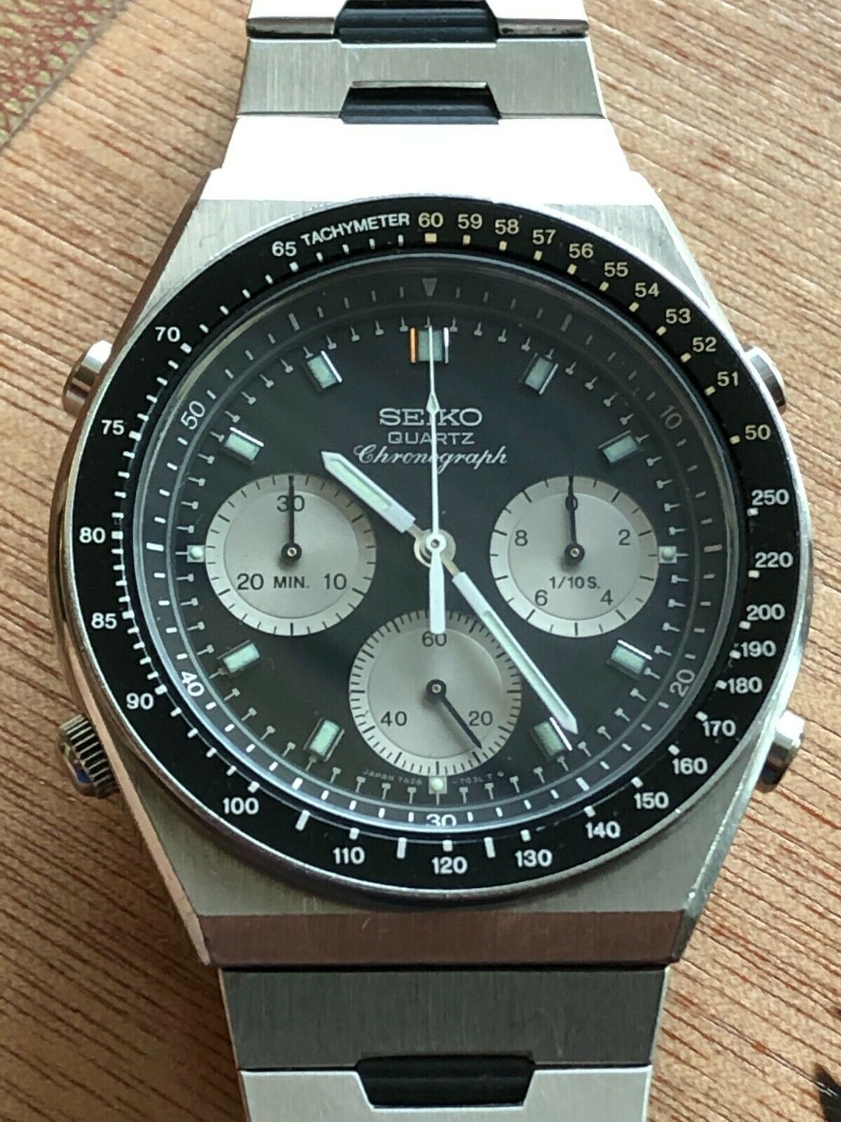 SEIKO 7A28 7039 MINTY PANDA DIAL QUARTZ CHRONOGRAPH ORIGINAL B1074