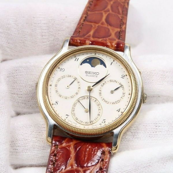 Vintage SEIKO QUARTZ 7F38-6190 MOON PHASE Watch JAPAN