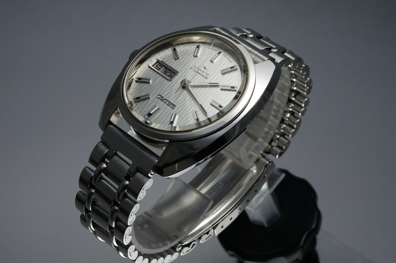 Vintage 1969 JAPAN SEIKO 51 SEIKOMATIC-P WEEKDATER 5106-7030 33Jewels  Automatic. | WatchCharts Marketplace