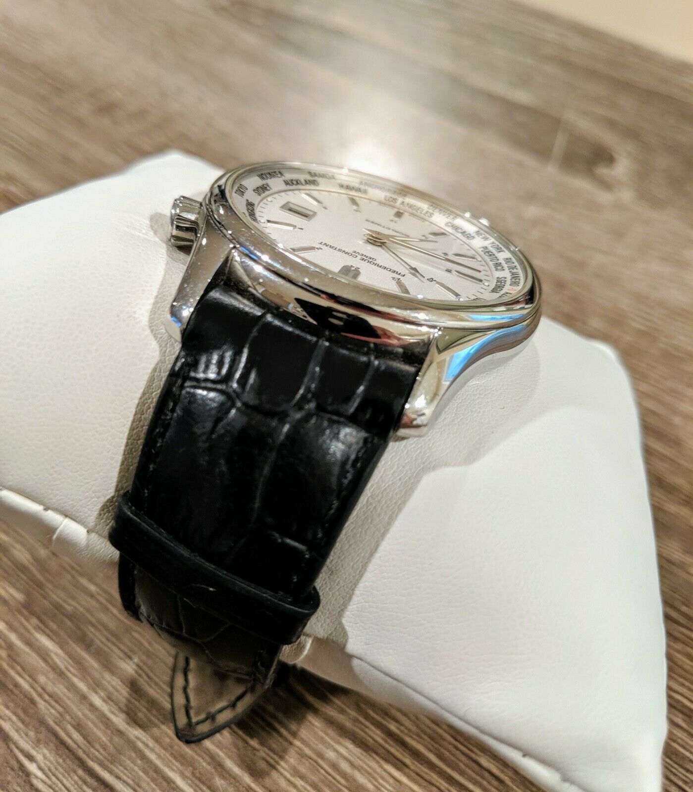 Frederique Constant Worldtimer FC-255S6B6 Quartz Men