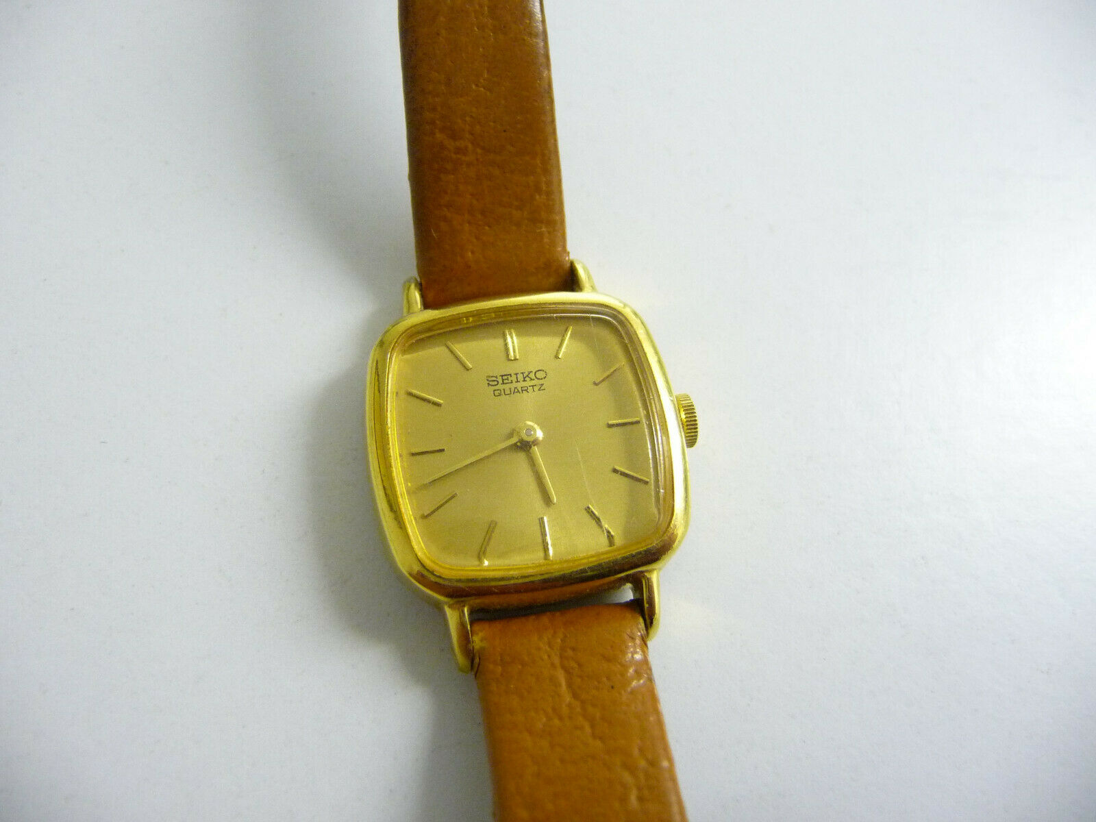 vintage ladies Seiko 5420 5020 wrist watch; small gold plate case
