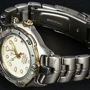 Seiko 3M22-0010 Scuba 200m Diver AGS/Kinetic Titanium Cream dial