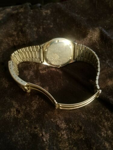 Vintage Seiko 7123-8510-P Quartz Watch with LION CREST on Face 