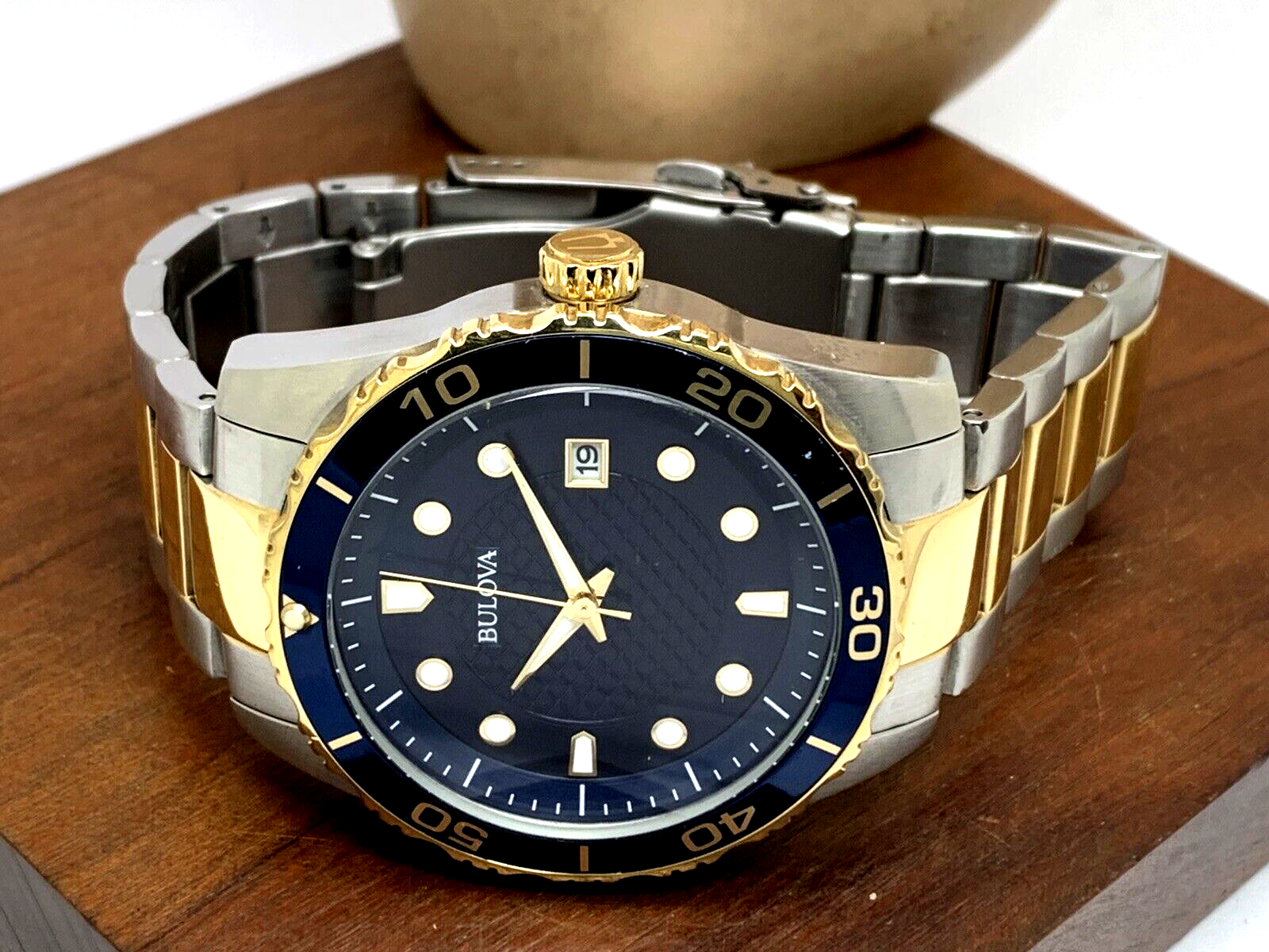 bulova 98a200