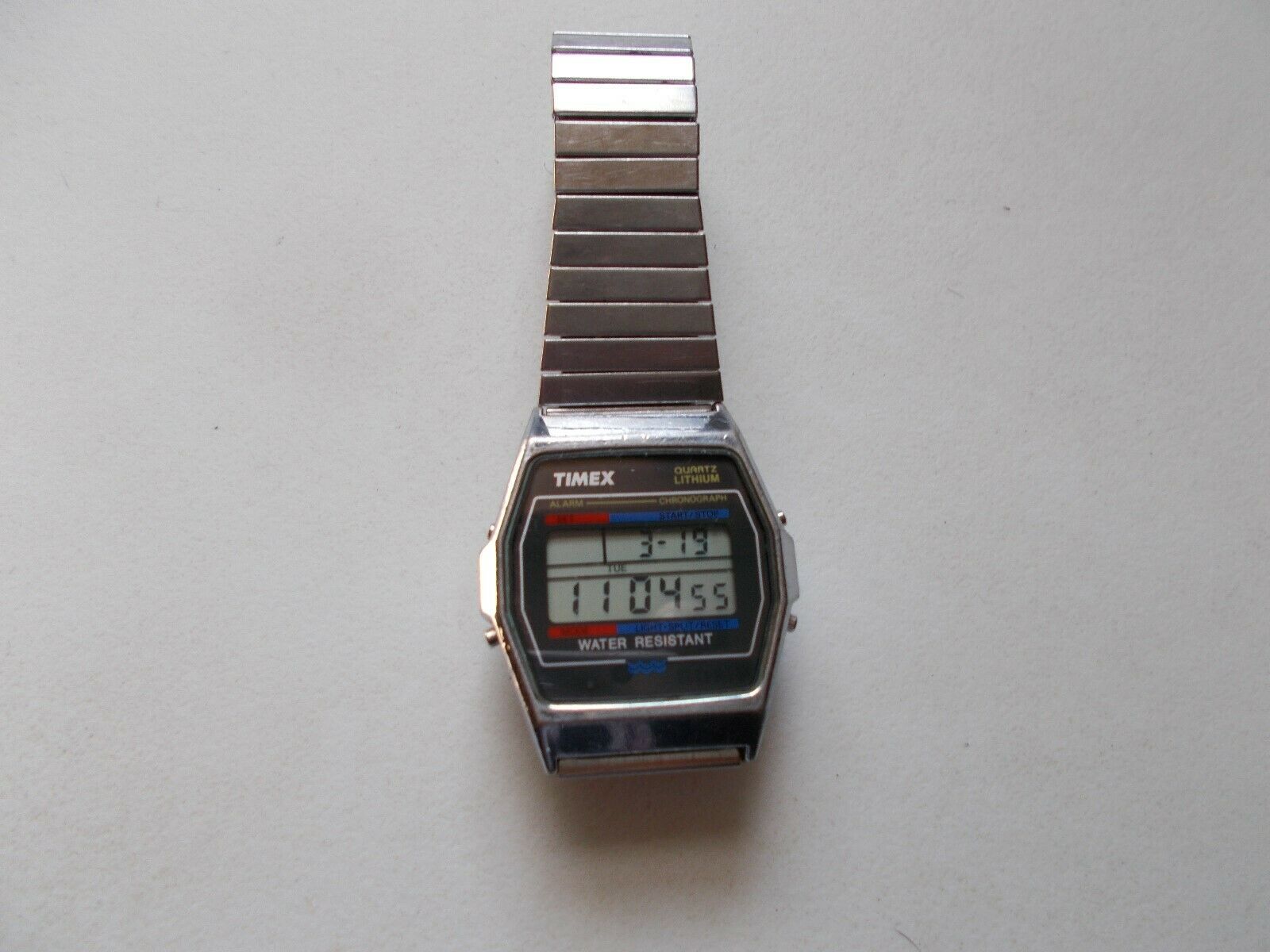 timex quartz lithium digital watch