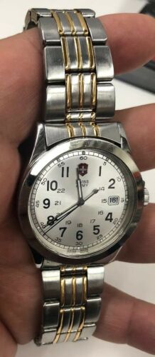Men VICTORINOX SWISS ARMY Watch #24656 Date Calendar All Stainless
