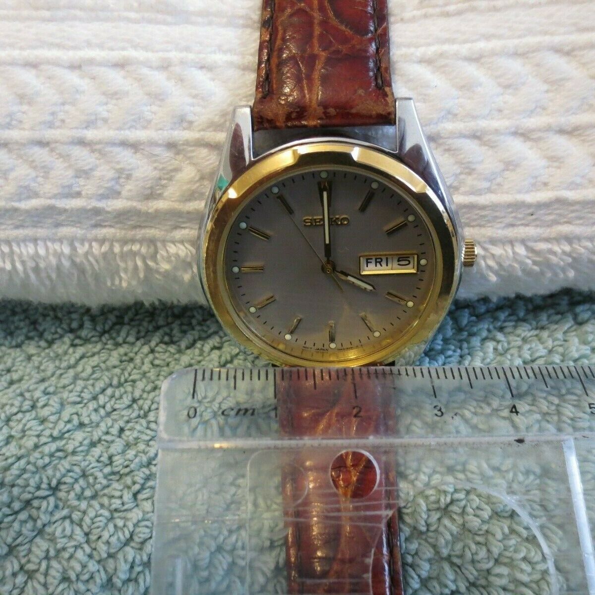 vintage men s watch SEIKO 7N43 8199 Analog quartz water resistant