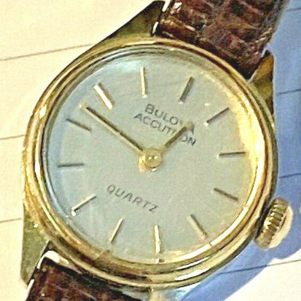 Montre BULOVA Accutron Quartz Series 2470 Pour Femme - Cadran Harringbone, Occasion élégante