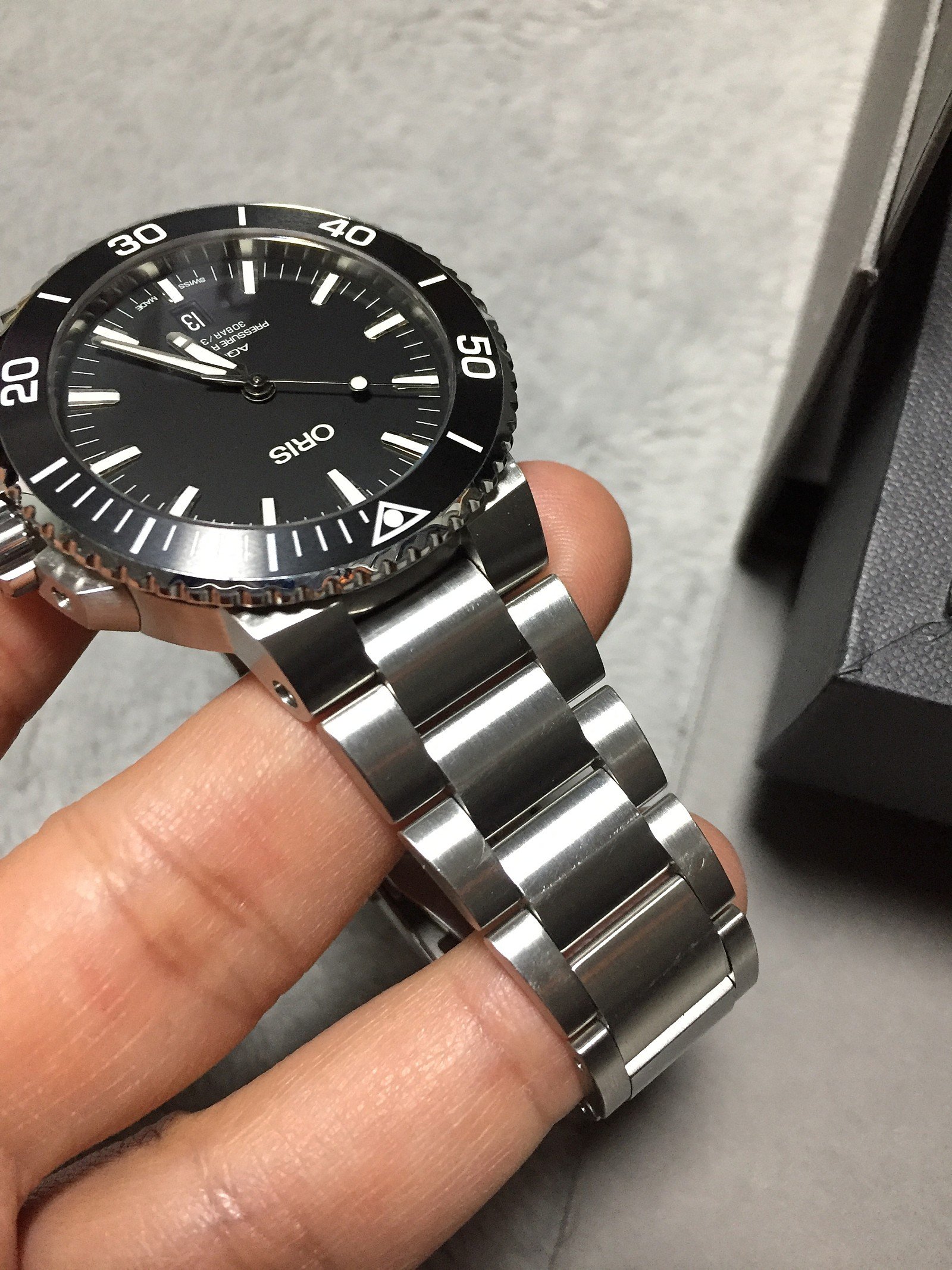 790 USD FS Oris Aquis 43.5mm Matte Black Dial Brushed Ceramic