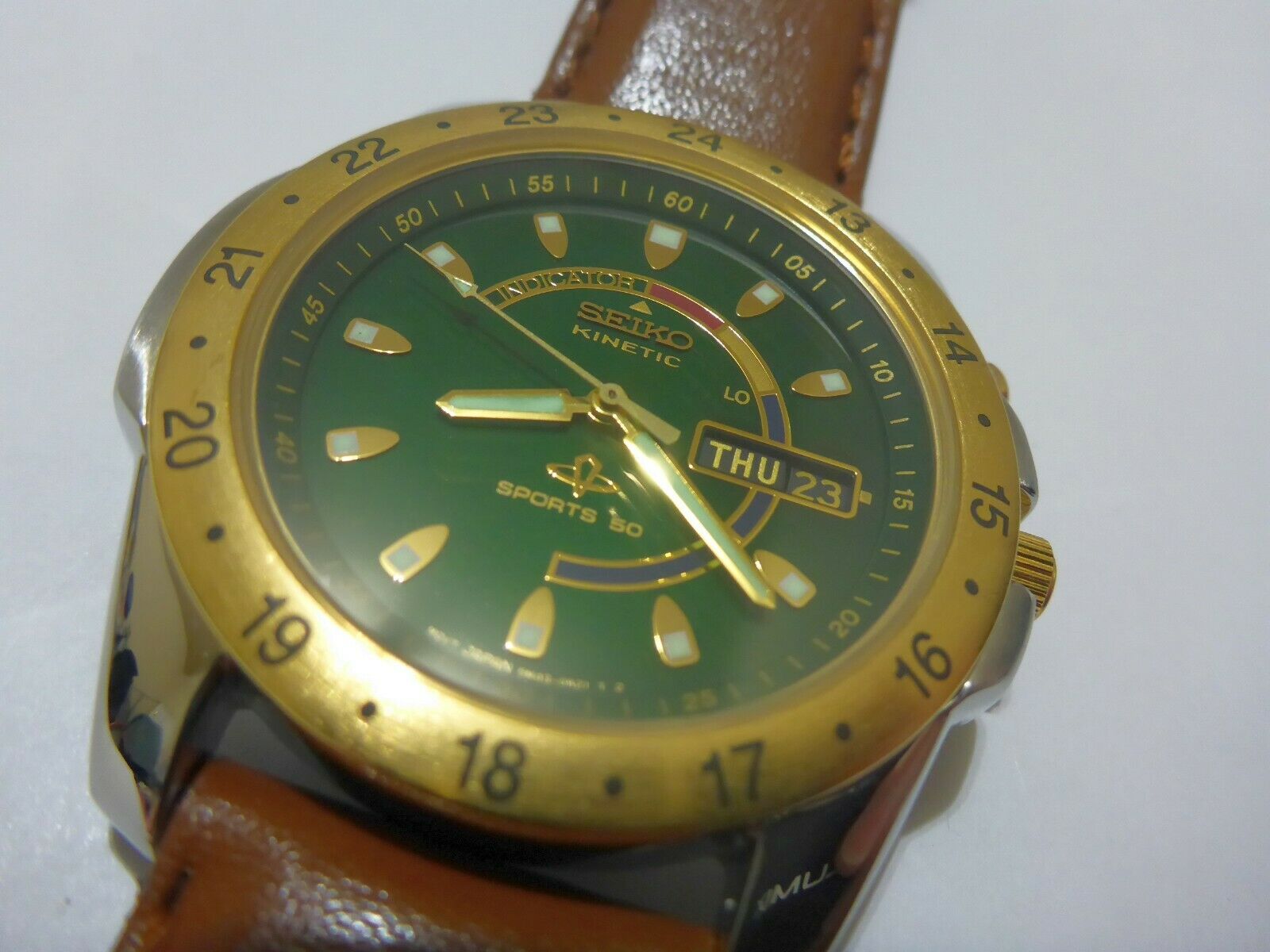 seiko kinetic green dial