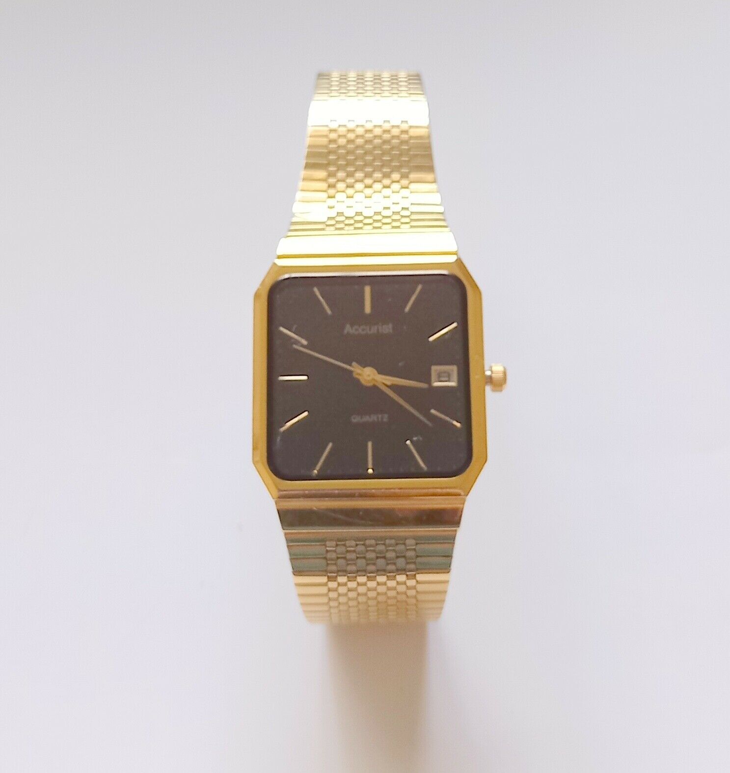 Vintage Gold Plated 1991 Men s Quartz Accurist Date Watch 349000 New Battery WatchCharts Marketplace