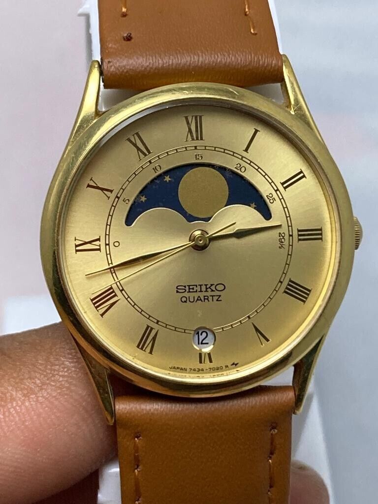 Vintage seiko Moon Phase 7434 7000 Quartz 32mm Men s Wristwatch