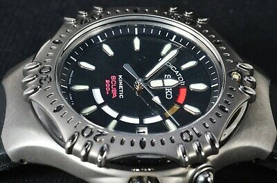 Seiko 5M42-0F70 Giugiaro design 200m Diver AGS/Kinetic Blackened