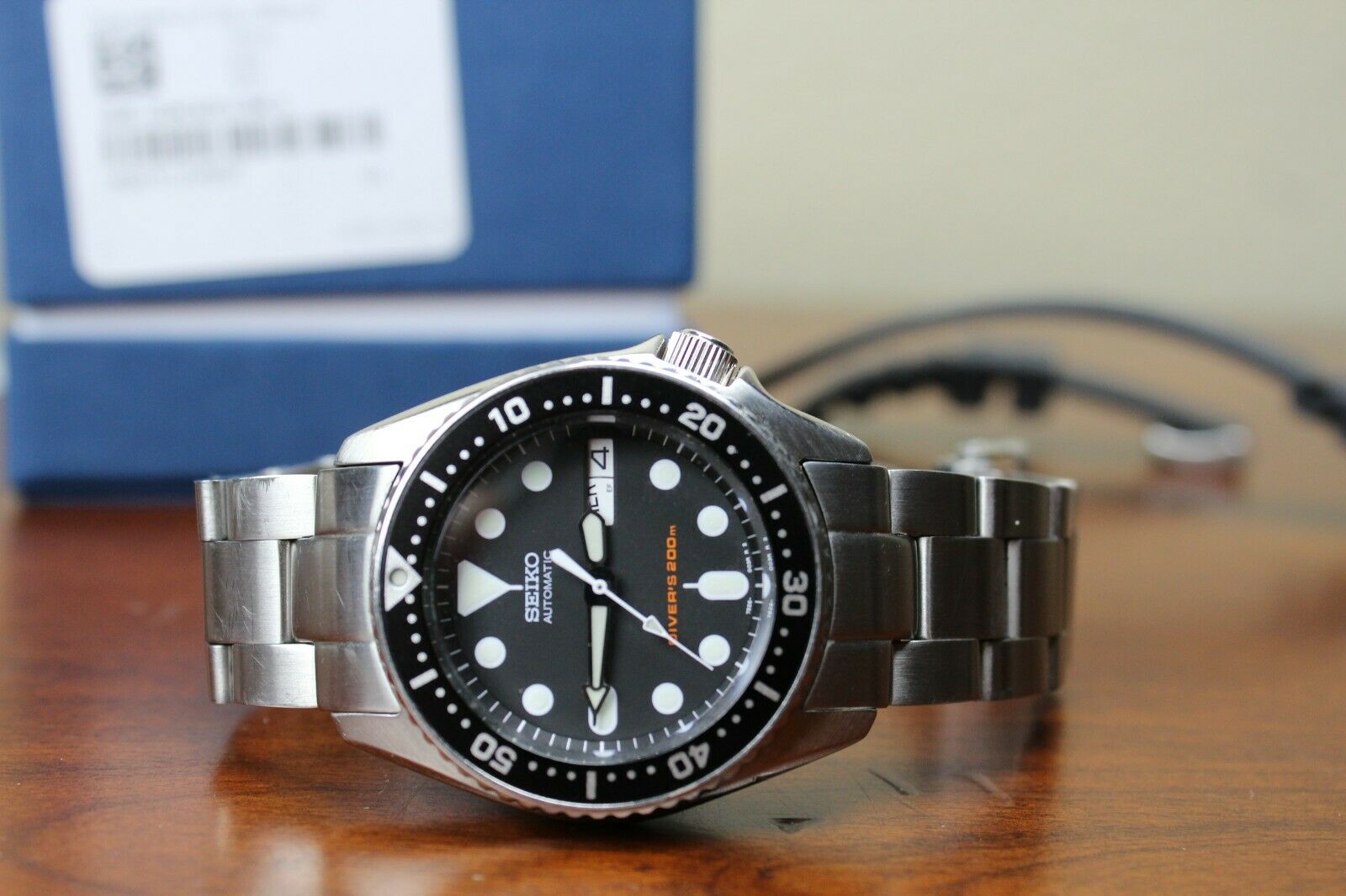 Monograph telegram Empirisk Seiko Diver's SKX013K1 38mm Dive Watch With Super Oyster & Rubber Strap  Silver | WatchCharts