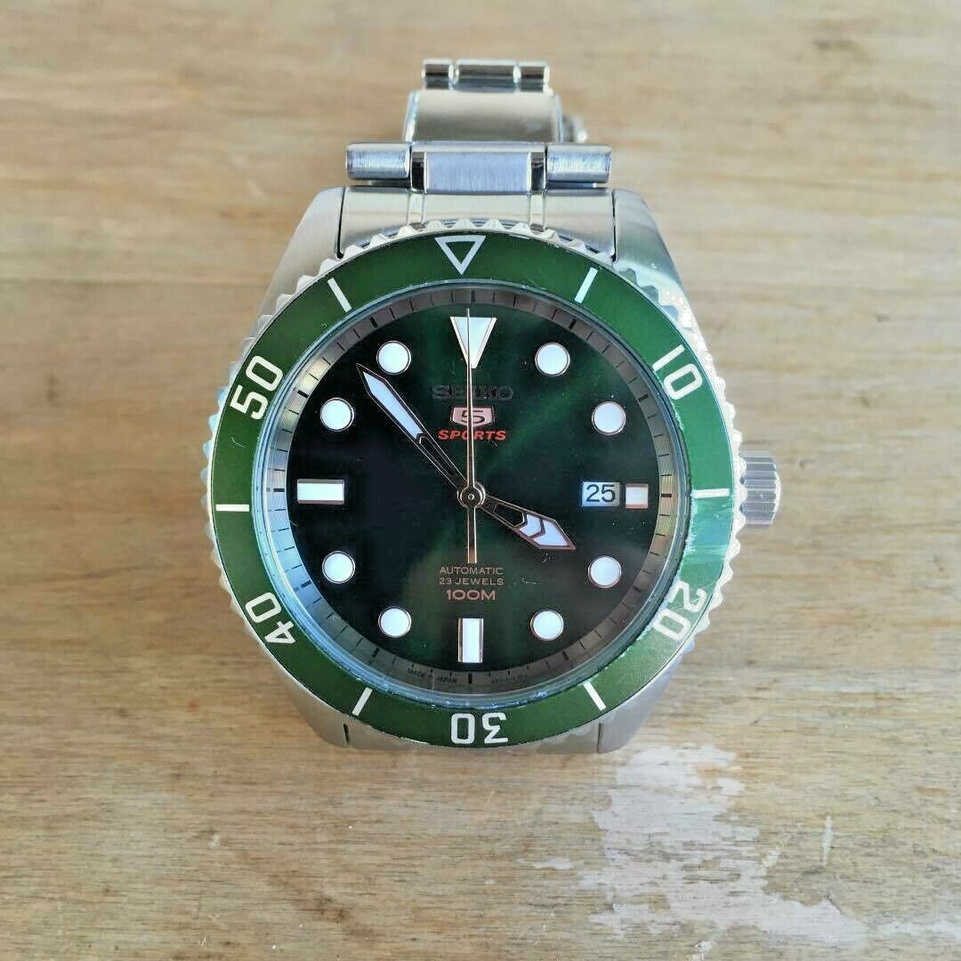 Rare SEIKO 5 Sports Diver Green Automatic 4R35 02D0 WatchCharts