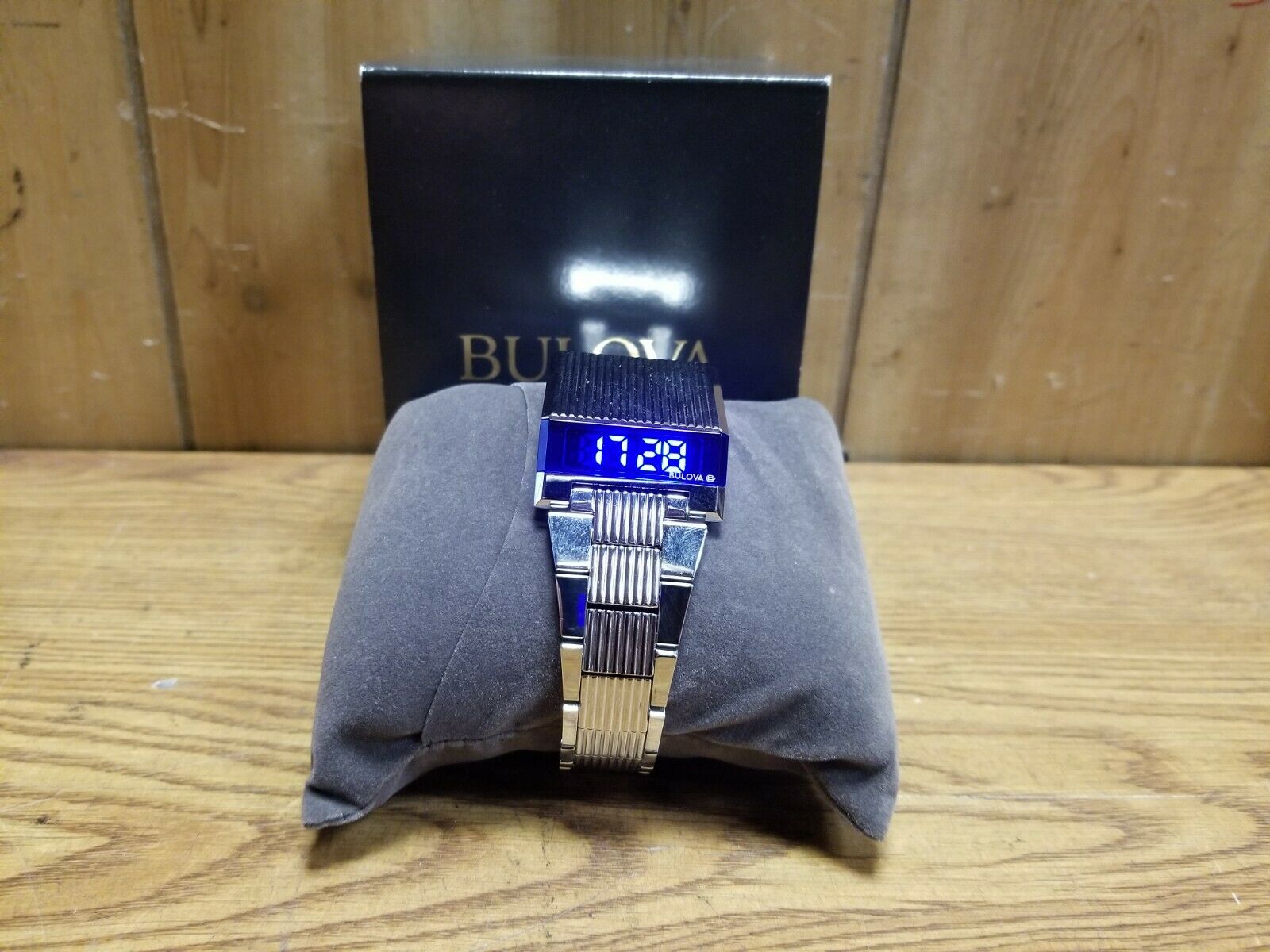 Bulova Computron LED Reissue reference photo