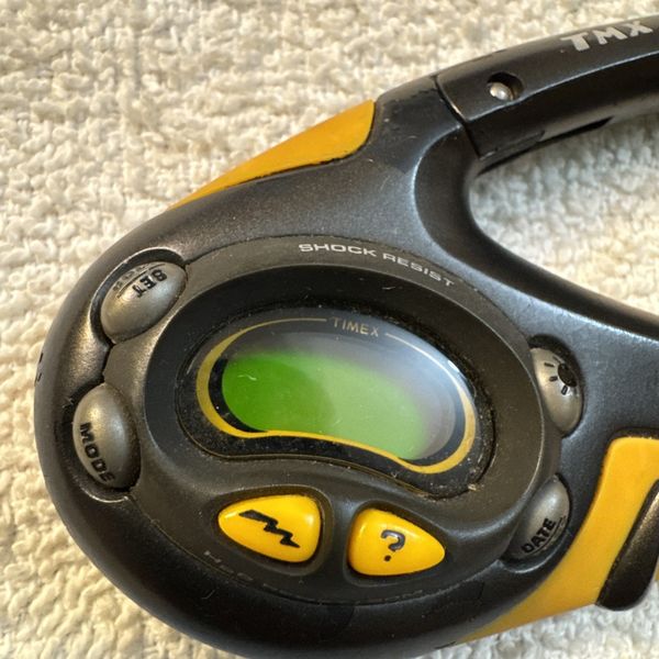 Timex TMX Grip Clip Carabiner Digital Watch Tomb Raider Laura Croft timex-tmx-grip-clip-carabiner-digital-watch-tomb-raider-laura-croft