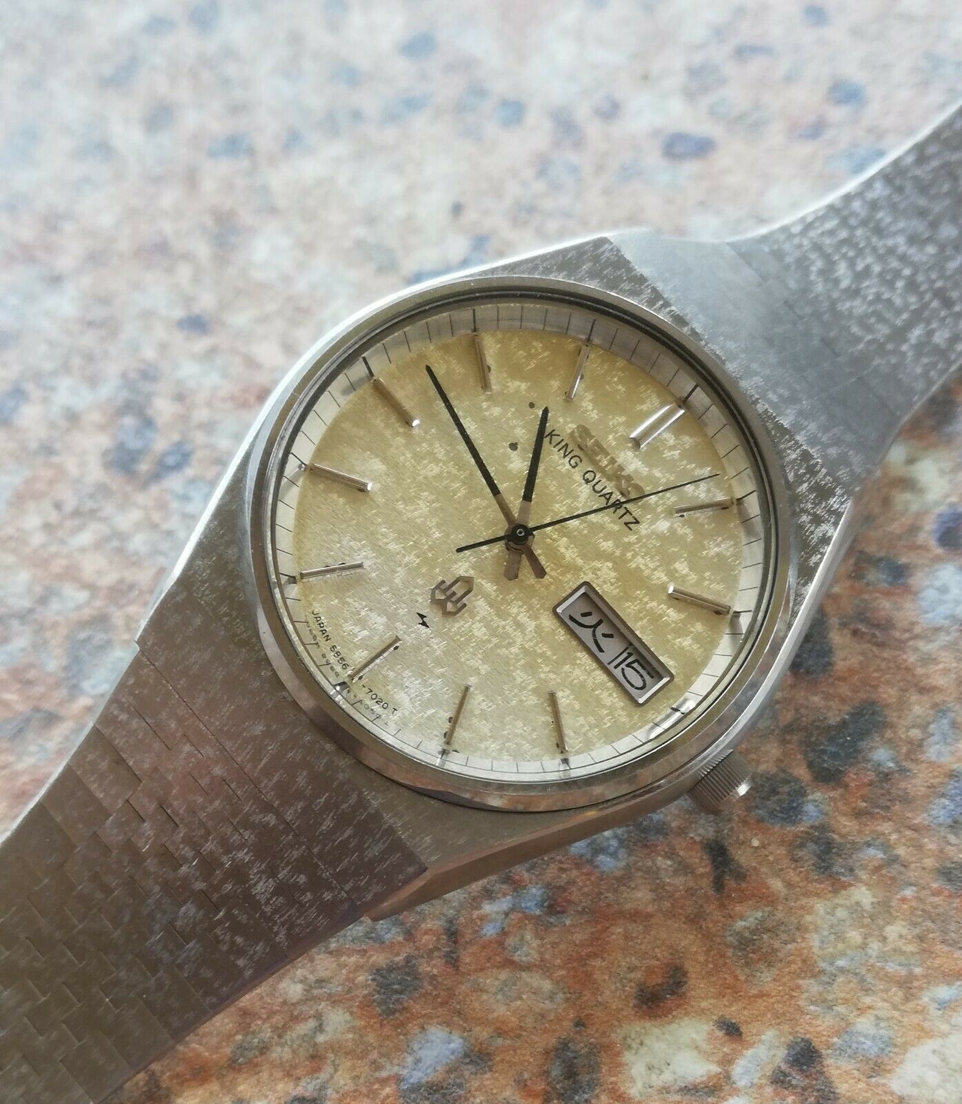 Vintage Seiko King Quartz 5856 7010 Kanji Day November 1977