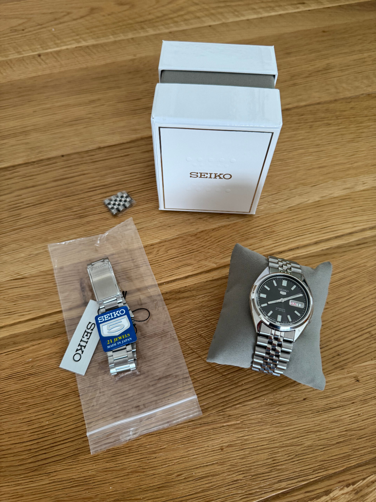 絶版レア】SEIKO SNZH51 J1 ホワイト旧セイコー5 日本製　付属完品 絶版レア】SEIKO SNZH51 J1 ホワイト旧セイコー5 日本製 付属完
