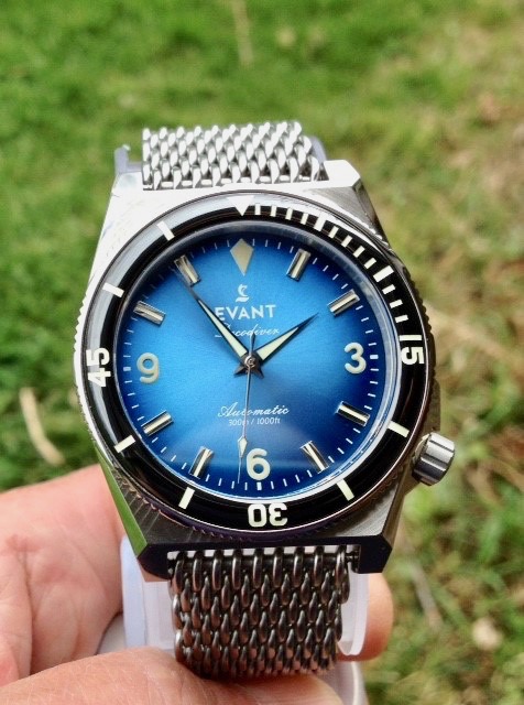 WTS] Evant Tropic Diver Blue $350 : r/Watchexchange